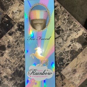 Too Faced Rainbow Strobe brush